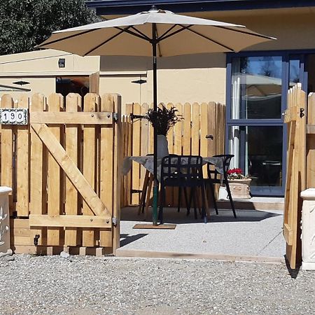 Ferienwohnung Central Wanaka | Lake & Mtn Views | Well Appointed Exterior foto