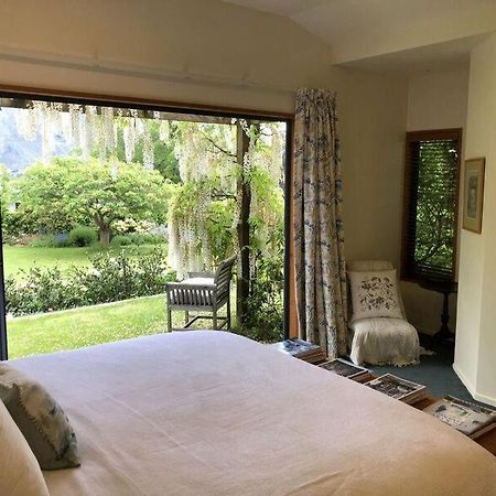 Ferienwohnung Central Wanaka | Lake & Mtn Views | Well Appointed Exterior foto