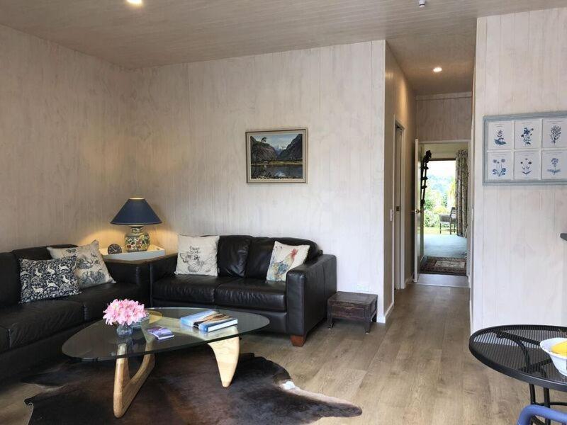 Ferienwohnung Central Wanaka | Lake & Mtn Views | Well Appointed Exterior foto