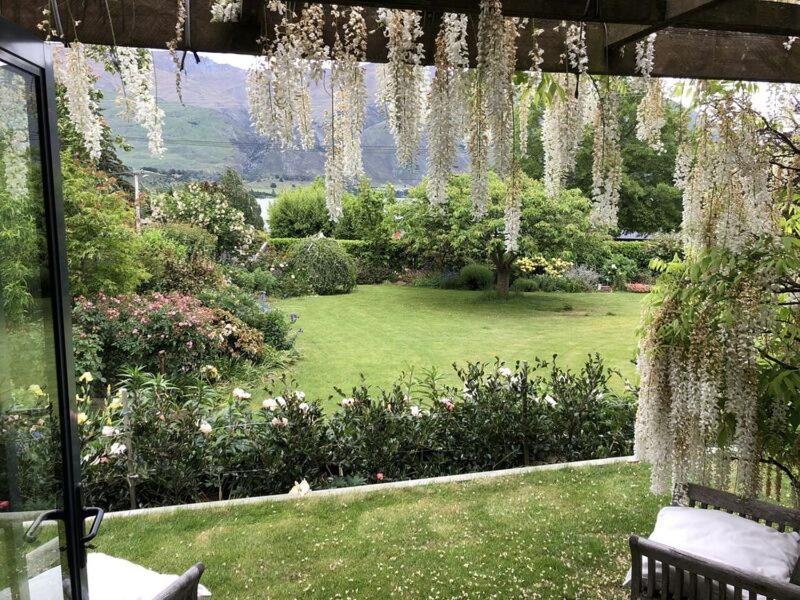 Ferienwohnung Central Wanaka | Lake & Mtn Views | Well Appointed Exterior foto
