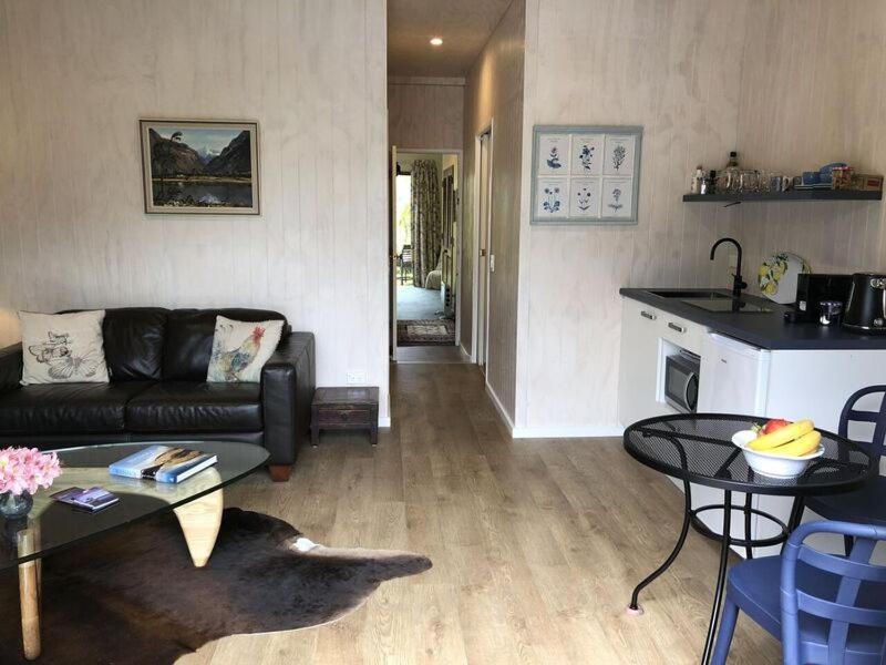 Ferienwohnung Central Wanaka | Lake & Mtn Views | Well Appointed Exterior foto
