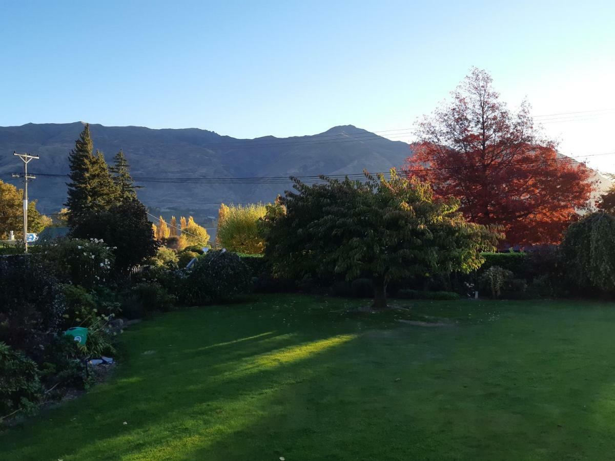 Ferienwohnung Central Wanaka | Lake & Mtn Views | Well Appointed Exterior foto