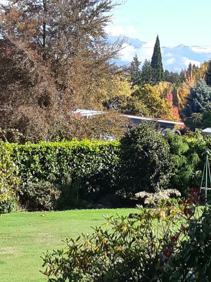 Ferienwohnung Central Wanaka | Lake & Mtn Views | Well Appointed Exterior foto